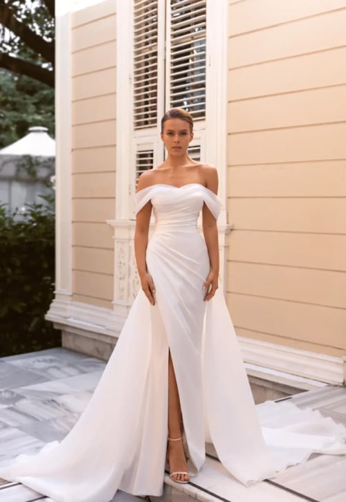 Second hand wedding dresses best sale kent