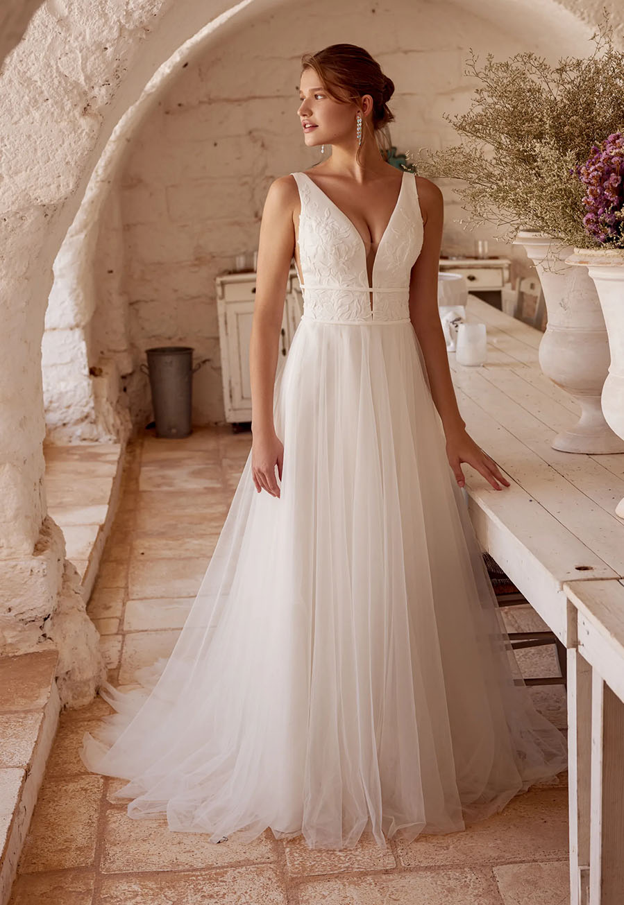 Lillian West 66384 F